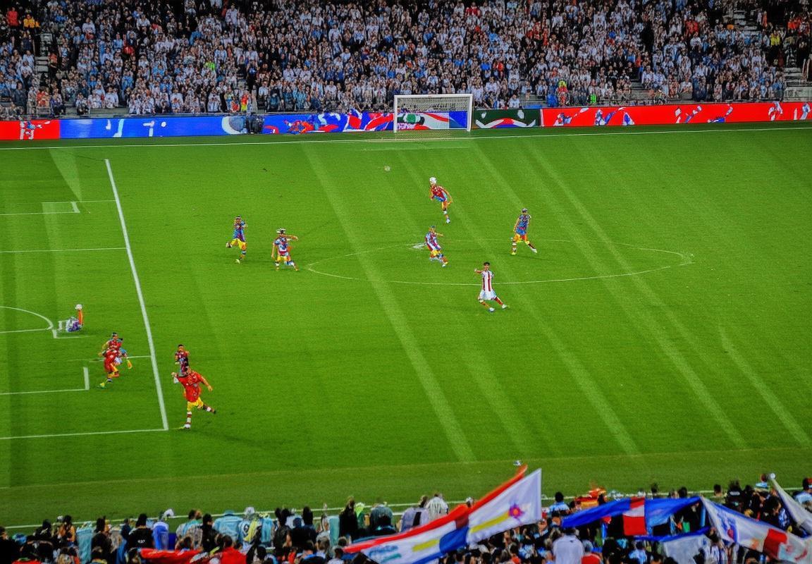 阿根廷智利巅峰对决：南美足球盛宴背后的真谛与争议